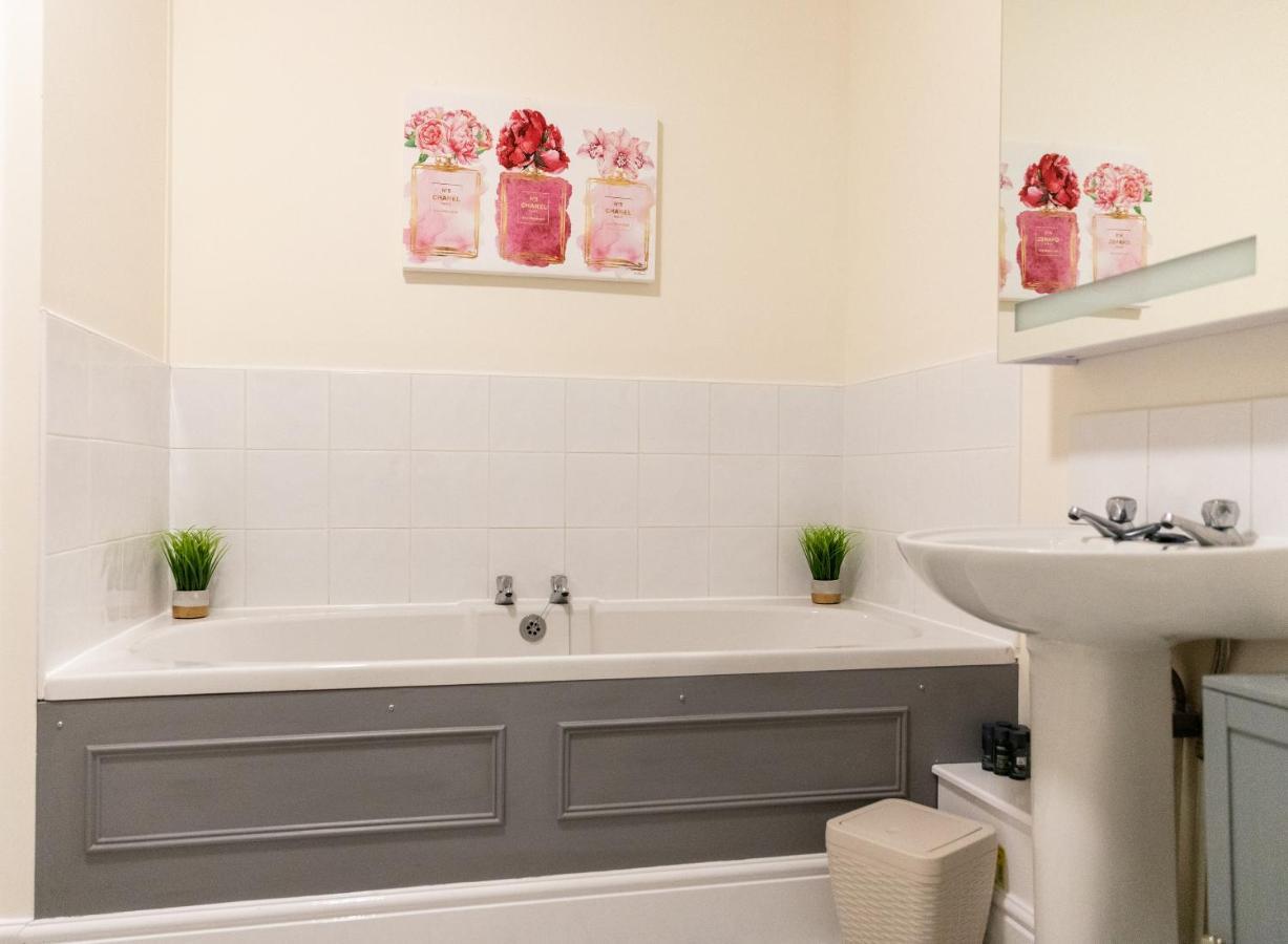 Luxury Living, Stylish Modern Apartment In The Heart Of Ryde Ryde  Exteriér fotografie