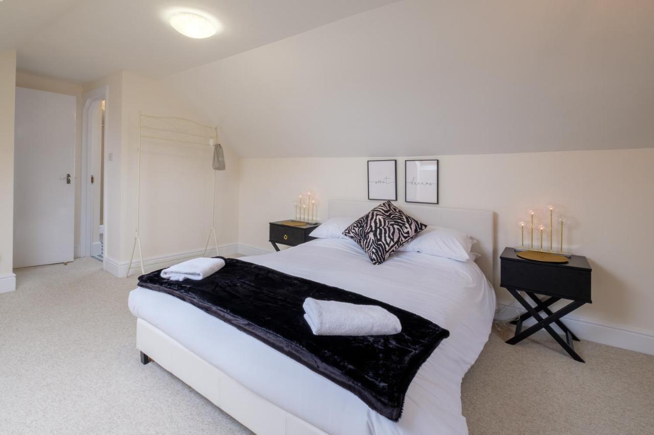 Luxury Living, Stylish Modern Apartment In The Heart Of Ryde Ryde  Exteriér fotografie
